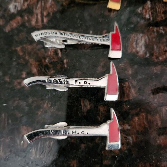 Lot of 18 CT Town Vintage Fireman Axe Bar Hook Fast Tie Money Firefighter Clips - Picture 7 of 11